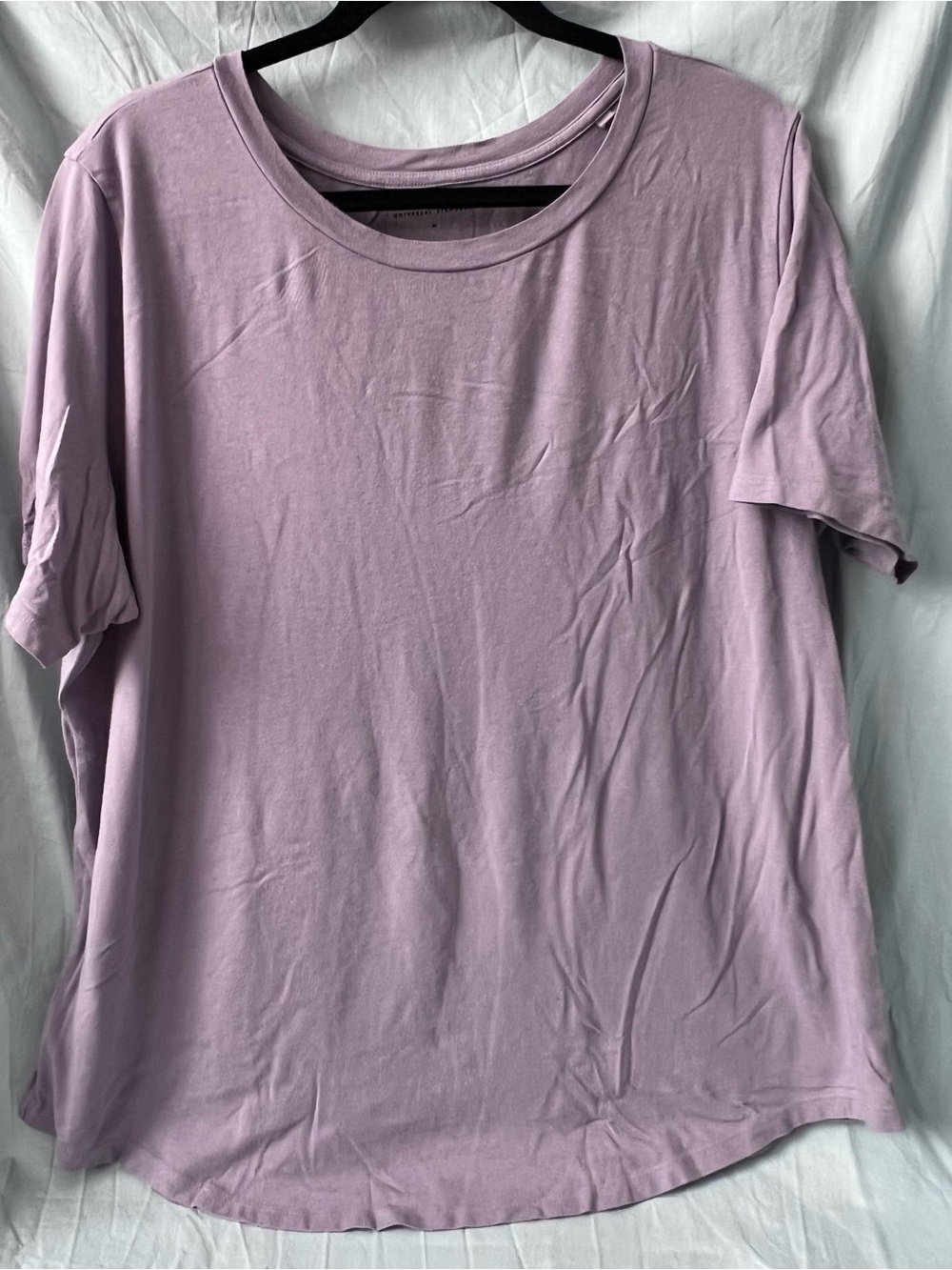 NWT UNIVERSAL STANDARD TEE REX SIZE MEDIUM (18-20)